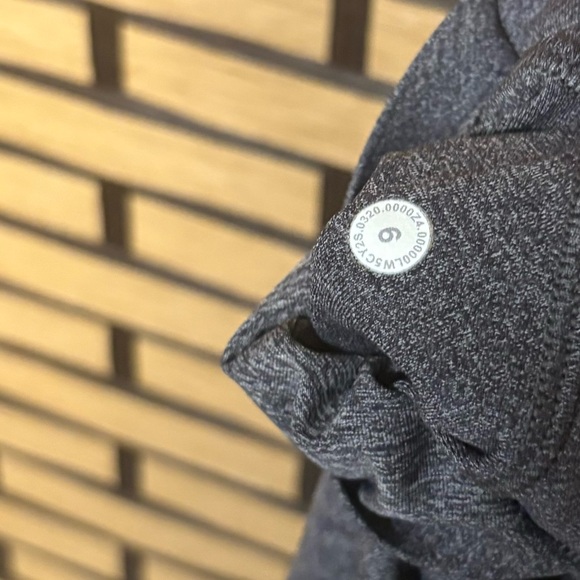 Lululemon Gray Leggings Size 6 - Picture 9 of 9